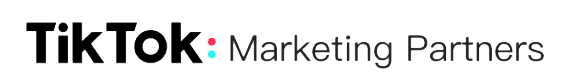TikTok Marketing Partners-Logo mit „TikTok“ in fetten schwarzen Buchstaben und „Marketing Partners“ in normaler schwarzer Schrift auf der rechten Seite.